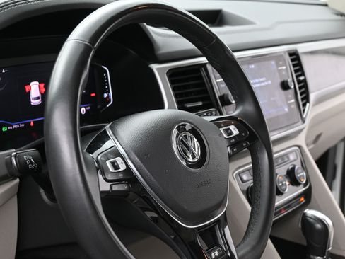 Used 2019 Volkswagen Atlas SEL R-Line FWD image 13