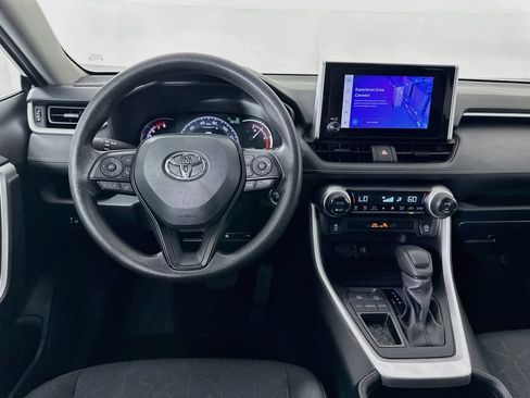 Used 2025 Toyota RAV4 XLE FWD image 22