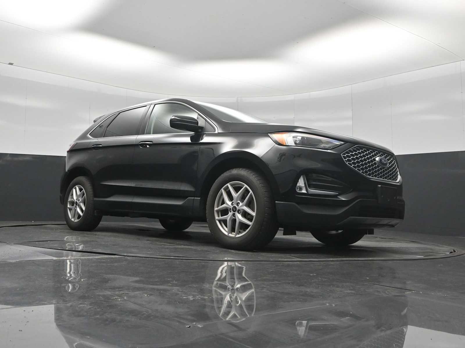 Certified 2024 Ford Edge SEL w/ Convenience Package AWD/4WD image 24