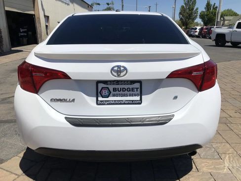 Used 2018 Toyota Corolla SE w/ Carpet Mat Package (TMS) FWD image 3