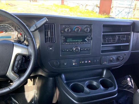 Used 2019 Chevrolet Express 3500 LT w/ LT Preferred Equipment Group image 23