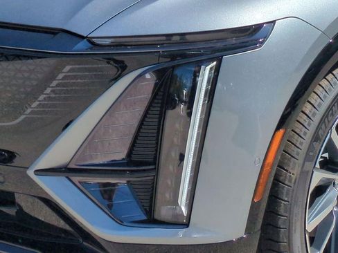 New 2026 Cadillac Lyriq Sport AWD/4WD image 18