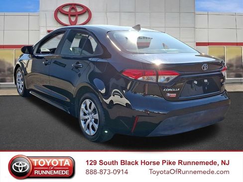 Certified 2025 Toyota Corolla LE FWD image 4