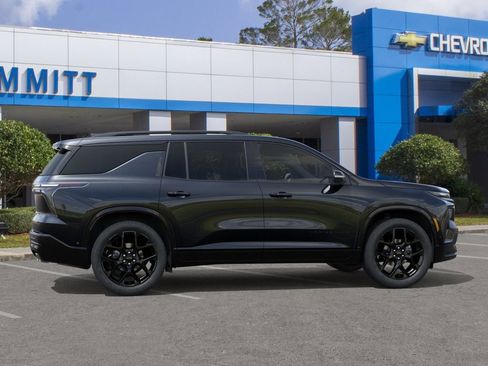 New 2026 Chevrolet Traverse RS w/ LPO, Floor Liner Package FWD image 5