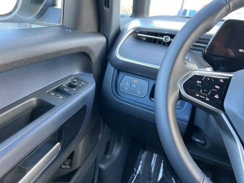 New 2025 Volkswagen ID. Buzz Pro S image 18