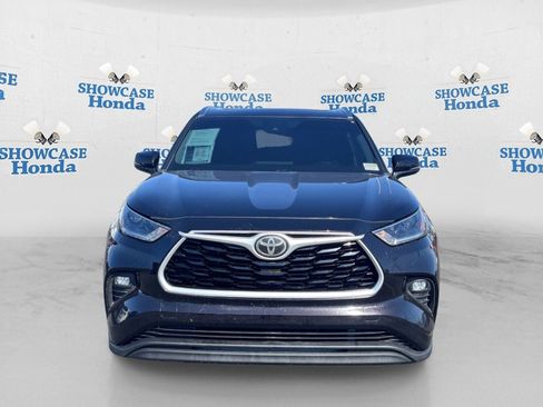 Used 2021 Toyota Highlander XLE FWD image 6