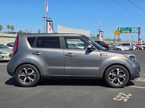 Used 2019 Kia Soul w/ Convenience Package FWD image 3