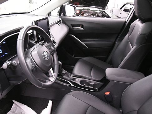 Certified 2022 Toyota Corolla Cross XLE image 20