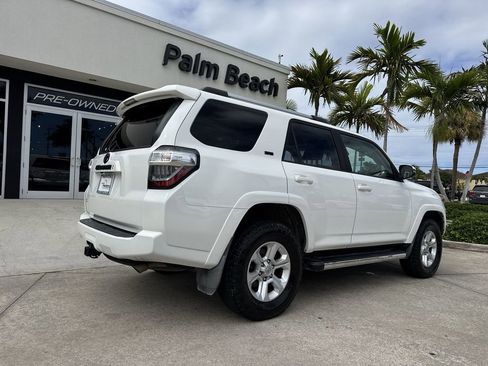 Used 2021 Toyota 4Runner SR5 Premium w/ Moonroof Package AWD/4WD image 24