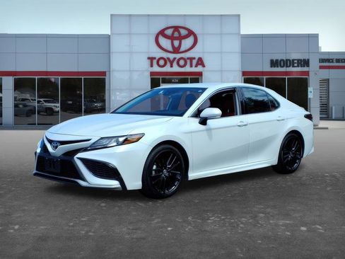 Used 2024 Toyota Camry XSE FWD image 1