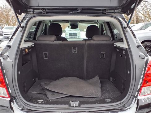 Used 2021 Chevrolet Trax LS w/ Tint and Cruise Package image 10