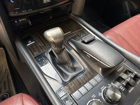 Used 2021 Lexus LX 570 4WD w/ Luxury Package image 14