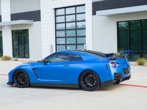 Used 2009 Nissan GT-R Premium AWD/4WD image 7