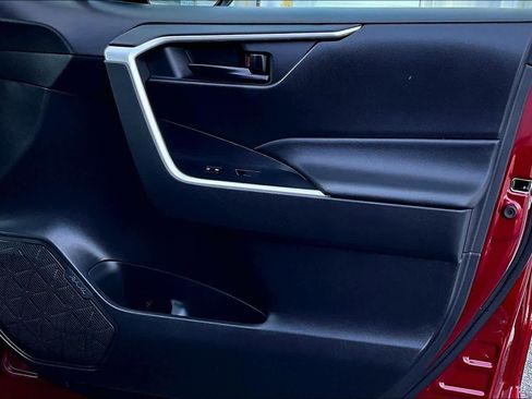 Used 2022 Toyota RAV4 LE image 22