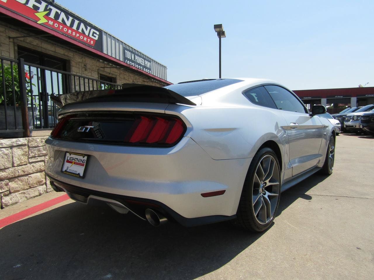 Used 2016 Ford Mustang GT Premium RWD image 4