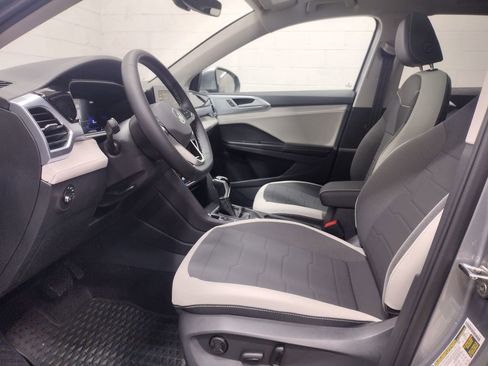New 2025 Volkswagen Taos SE image 21