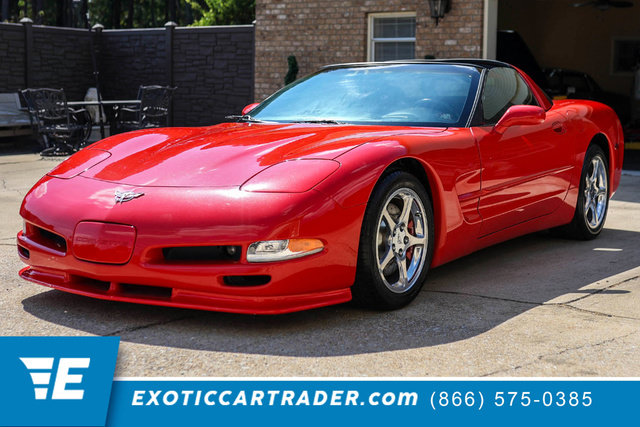 Used 2003 Chevrolet Corvette Coupe w/ Preferred Equipment Group RWD image 1