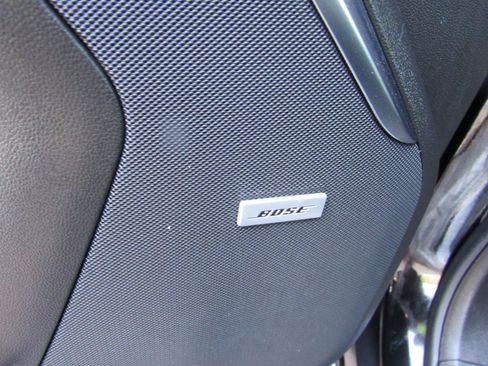Used 2025 GMC Yukon XL Denali AWD/4WD image 17