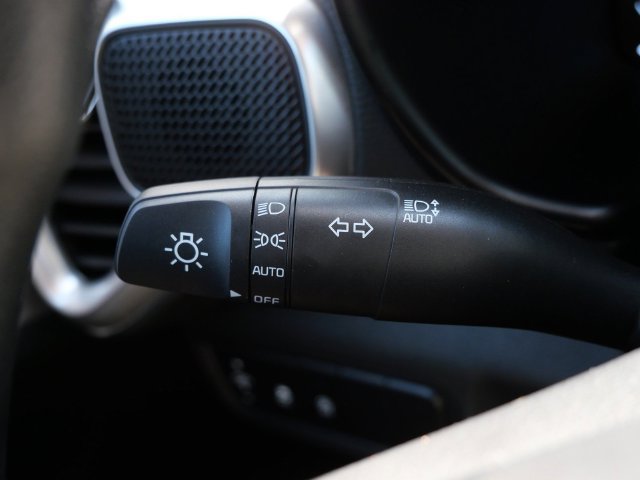Used 2025 Kia Soul LX FWD image 19