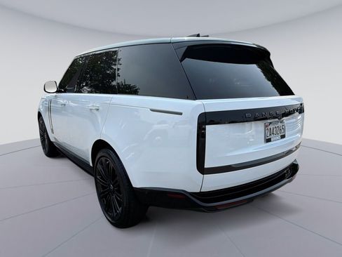 Used 2025 Land Rover Range Rover SE AWD/4WD image 4
