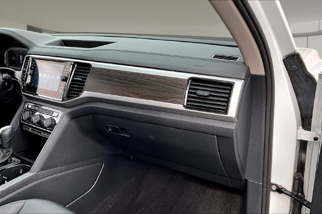 Used 2023 Volkswagen Atlas SE w/ Panoramic Sunroof Package FWD image 24