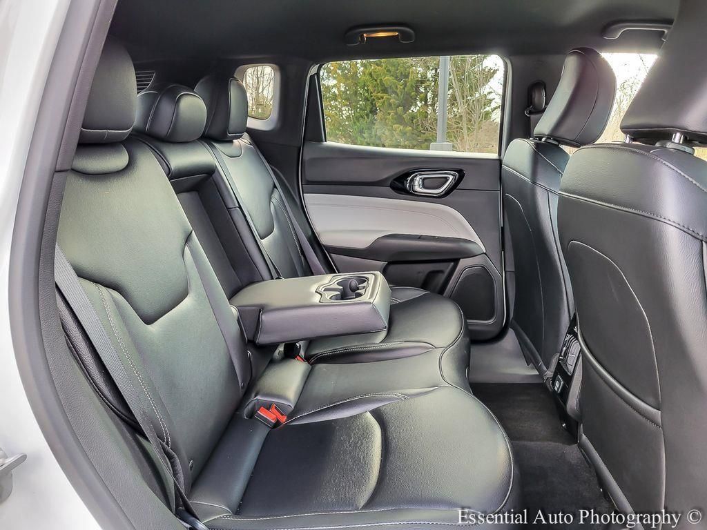 Used 2025 Jeep Compass Limited AWD/4WD image 40