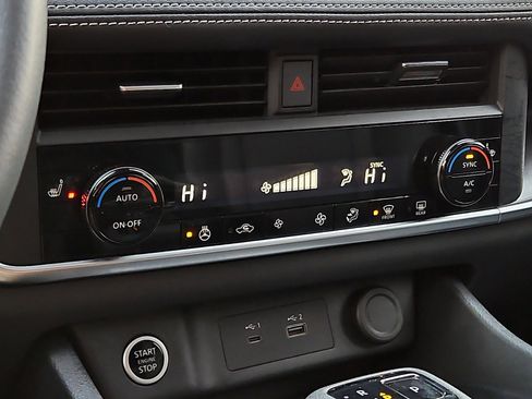 Certified 2023 Nissan Rogue SV w/ SV Premium B Package image 16