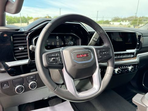 Used 2026 GMC Sierra 1500 Elevation image 11
