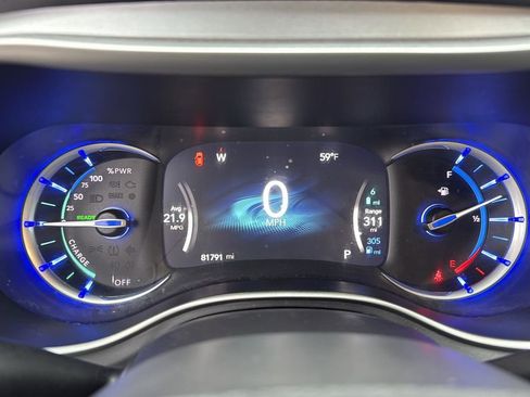 Used 2018 Chrysler Pacifica Touring Plus image 14