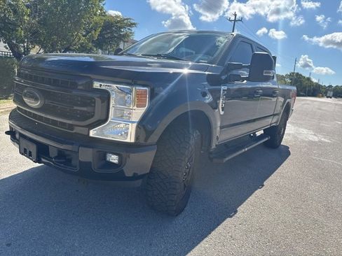 Used 2022 Ford F250 XLT w/ Black Appearance Package image 3