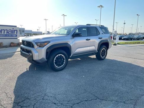 Used 2025 Toyota 4Runner TRD Off-Road AWD/4WD image 2