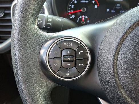 Used 2022 Kia Soul LX w/ Technology Package FWD image 9