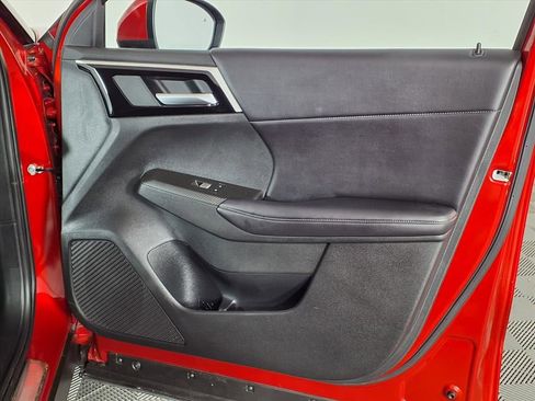 Used 2024 Mitsubishi Outlander SE image 8