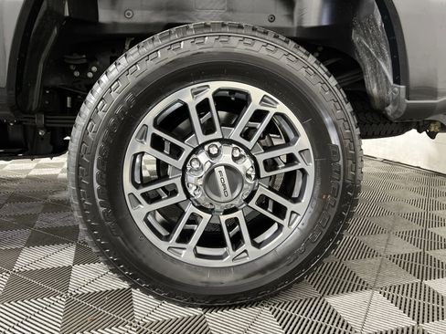 Used 2023 Ford F250 Limited w/ FX4 Off-Road Package image 12