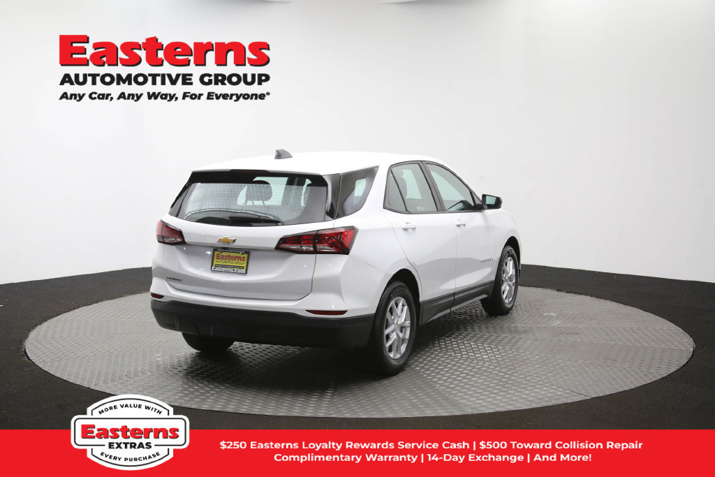Used 2023 Chevrolet Equinox LS w/ Driver Confidence II Package FWD image 39
