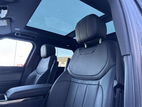 Used 2025 Land Rover Range Rover Sport Dynamic SE image 18