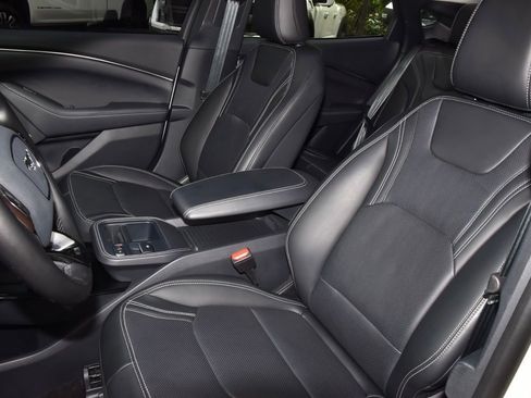 Certified 2025 Ford Mustang Mach-E Premium image 31