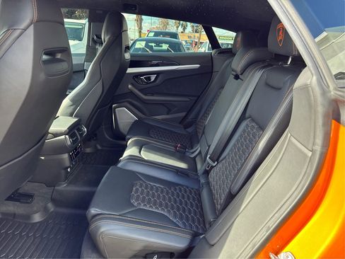 Used 2021 Lamborghini Urus image 10