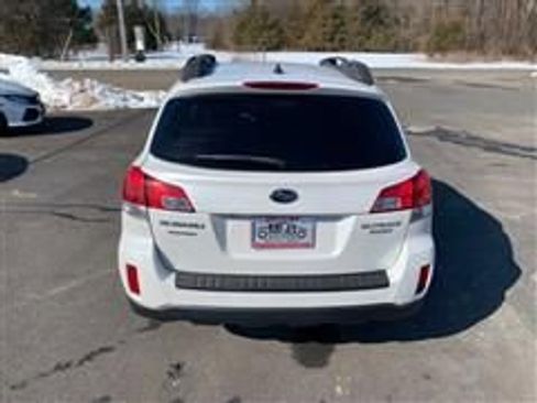 Used 2013 Subaru Outback 2.5i Limited w/ Special Appearance Pkg image 6