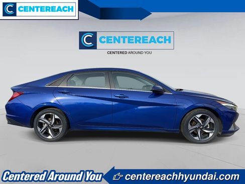 Used 2022 Hyundai Elantra Limited image 3