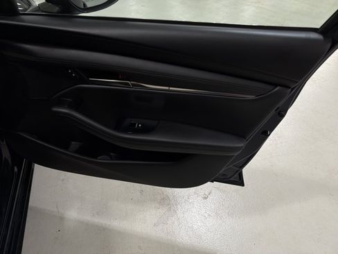 Used 2019 MAZDA MAZDA3 Hatchback FWD image 38