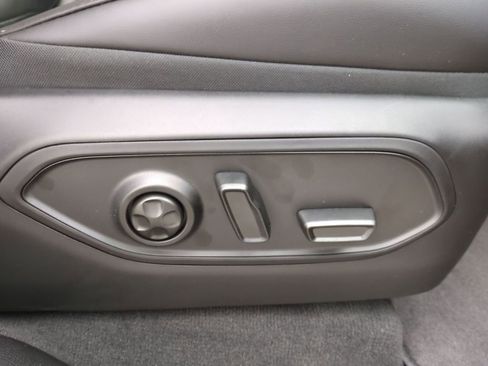 New 2026 Jeep Grand Cherokee Limited w/ Luxury Tech Group II image 32