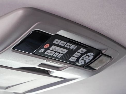 Used 2017 Honda Pilot Touring image 24