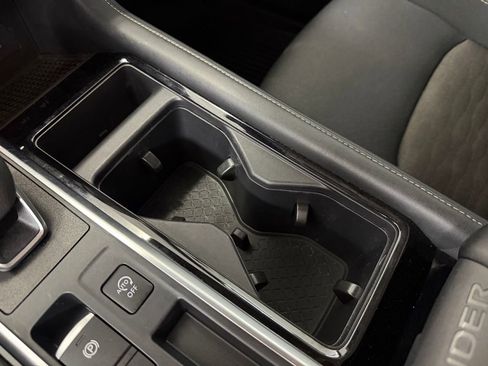 Used 2023 Nissan Pathfinder SV image 29