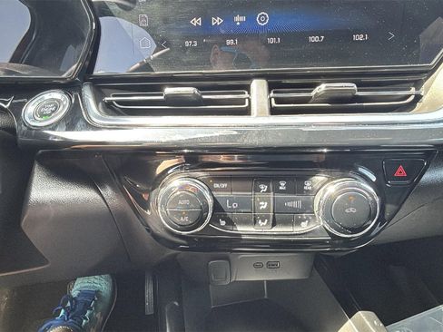 Used 2024 Chevrolet Trax RS w/ Driver Confidence Package image 21