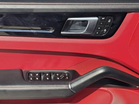 Certified 2023 Porsche Cayenne Coupe AWD/4WD image 14