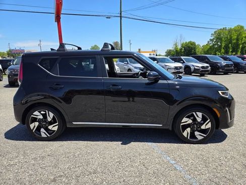 Used 2025 Kia Soul GT-Line w/ GT-Line Technology Package FWD image 12