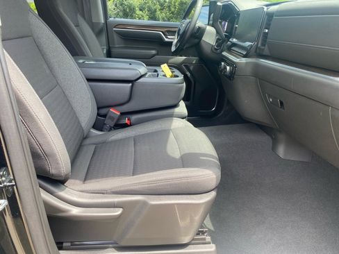 Used 2022 Chevrolet Silverado 1500 LT AWD/4WD image 32