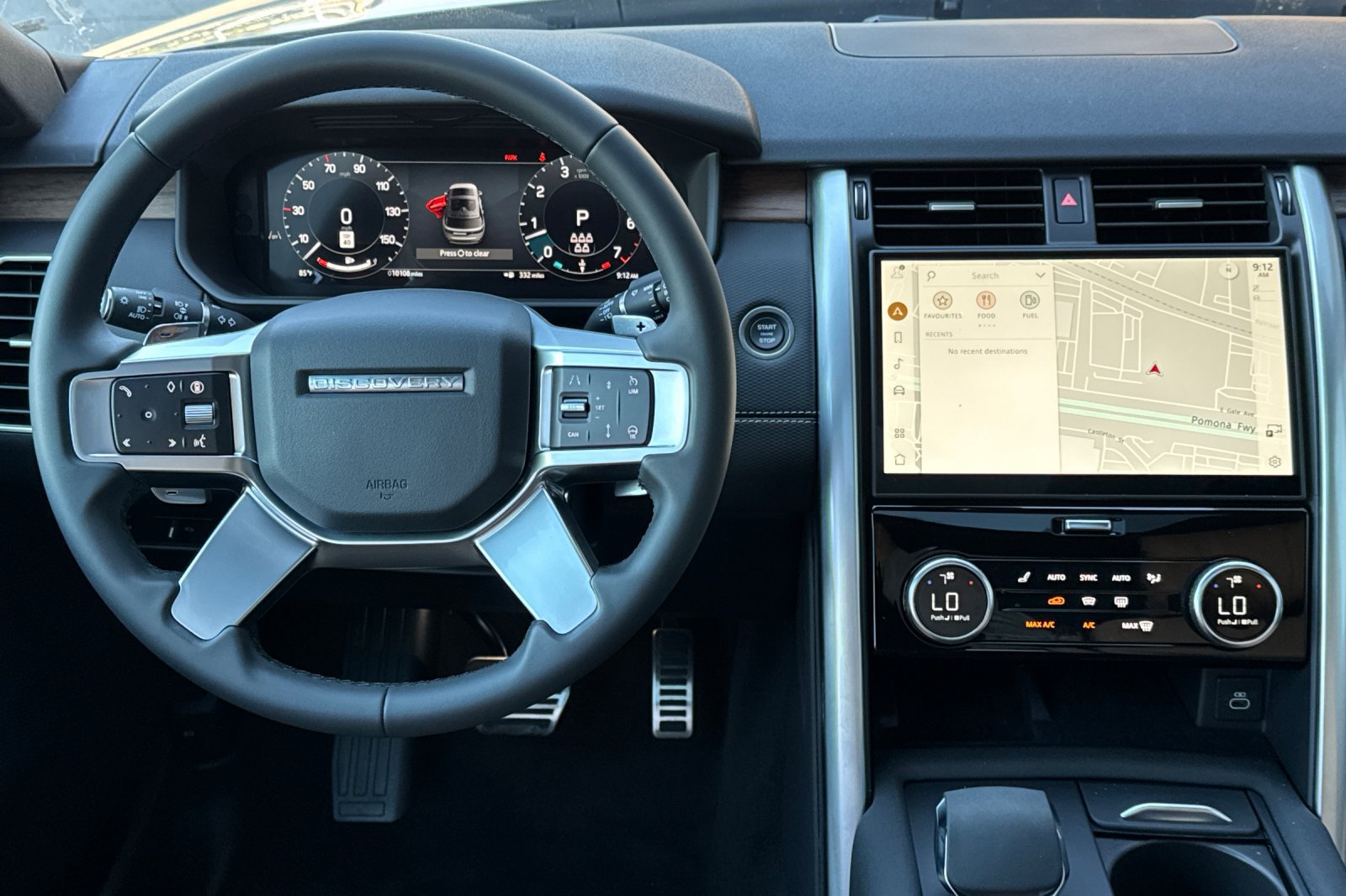 Certified 2025 Land Rover Discovery Dynamic SE AWD/4WD image 15