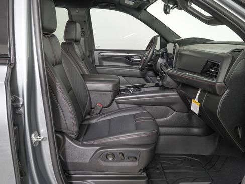 Used 2026 Chevrolet Tahoe RST w/ RST Performance Edition AWD/4WD image 10